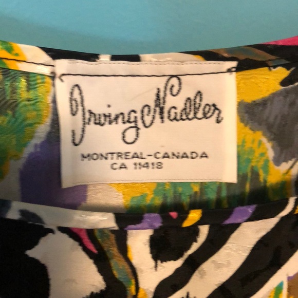 Vintage Canadian made printed sleeveless shirt. - Picture 3 of 4